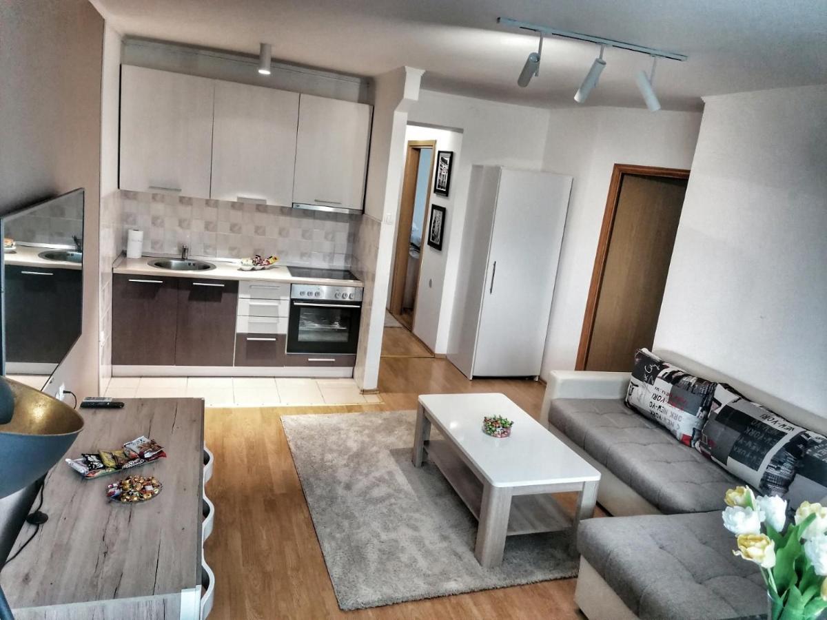 Nights & Smiles Sarajevo Apartamento Exterior foto
