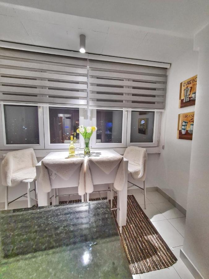 Nights & Smiles Sarajevo Apartamento Exterior foto