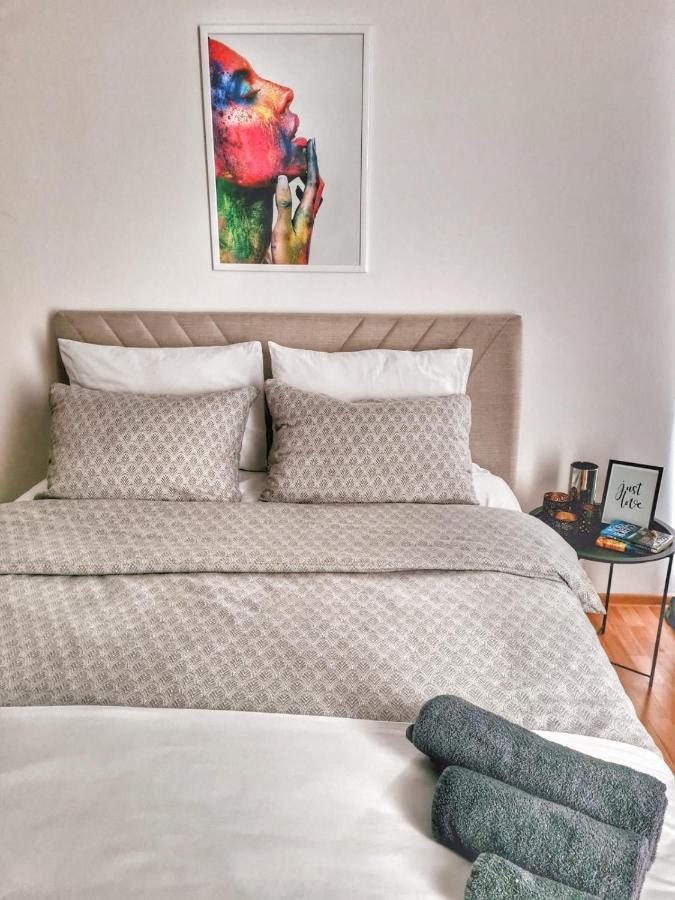 Nights & Smiles Sarajevo Apartamento Exterior foto