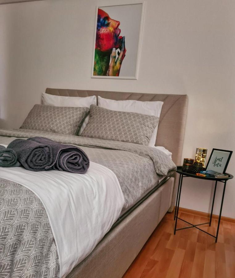 Nights & Smiles Sarajevo Apartamento Exterior foto