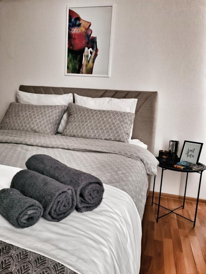 Nights & Smiles Sarajevo Apartamento Exterior foto